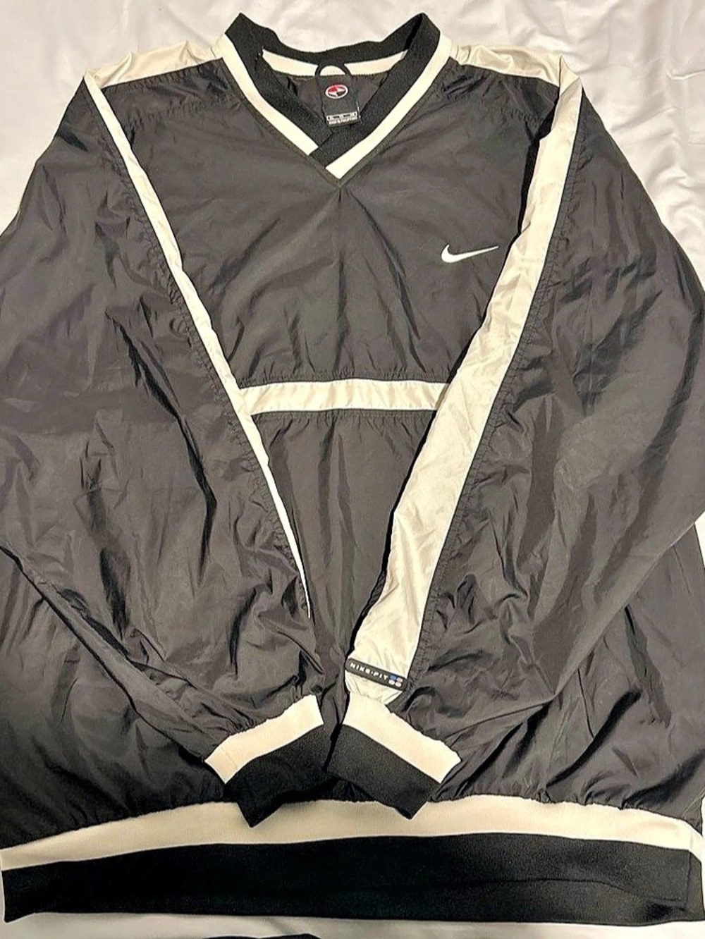 Nike Vintage Nike Center Swoosh V-Neck Pullover Windbreaker Vintage Center
